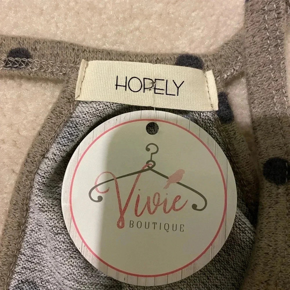 Beige polka-dot cold shoulder sweater-small NWT - Picture 5 of 6